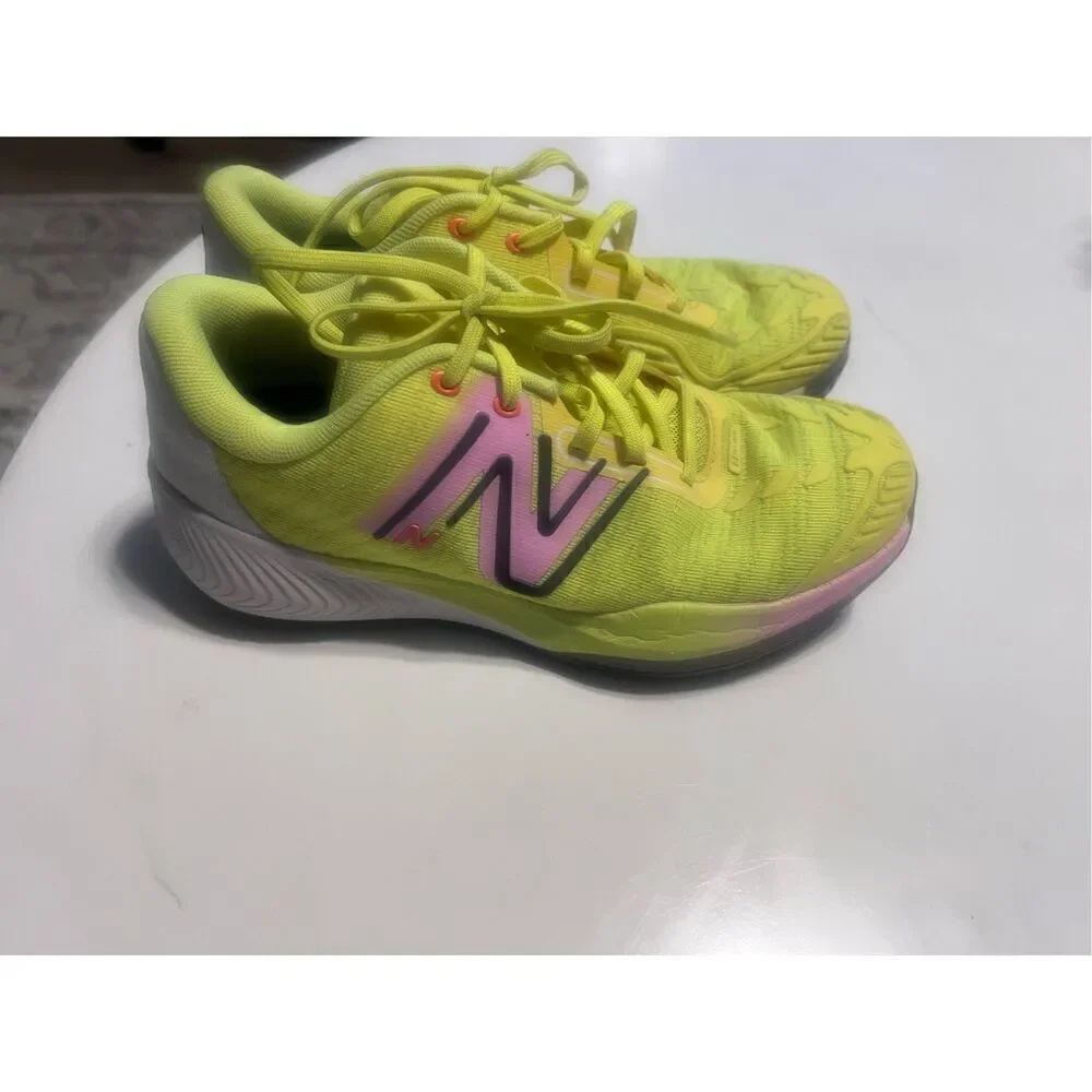 New Balance Women’s Size 7.5 FuelCell 996v5 Tennis Shoes Neon Yellow Sneakers